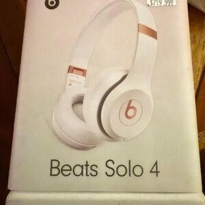 Beats by Dre Solo 4 On-Ear Headphones - White and Gold